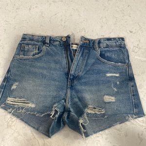 Trafaluc Jean shorts